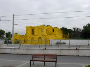 maison jaune